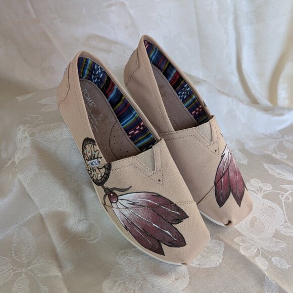 Like New TOMS Dream catcher & feather painted Alpargata Classic Shoe - Picture 8 of 10